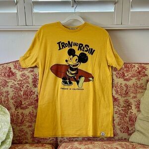 Iron & Resin vintage Mickey Mouse t-shirt
